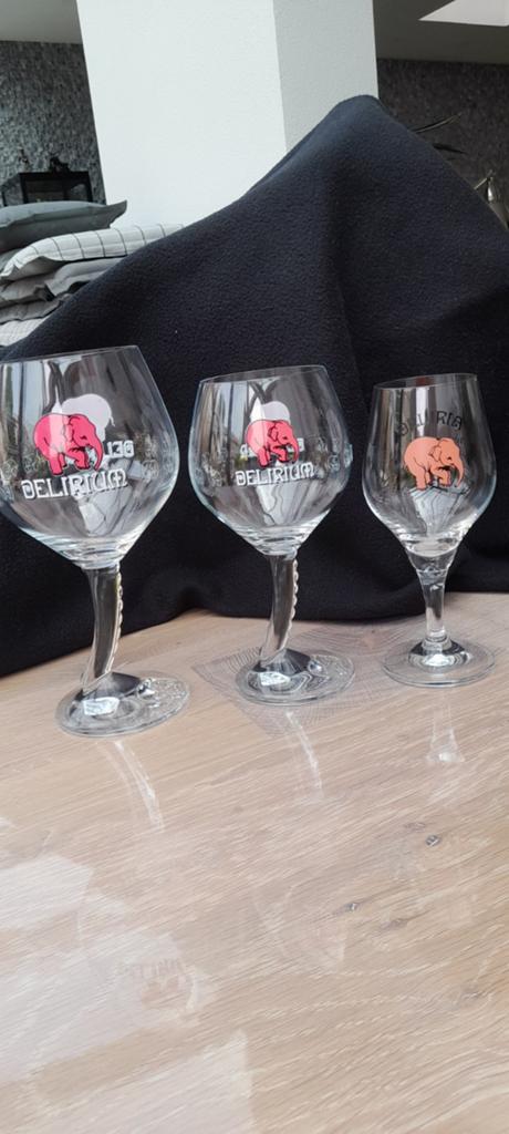 3 DELIRIUM bierglazen 0.50cl/0.33cl/0.15cl., Ophalen of Verzenden, Zo goed als nieuw, Glas of Glazen, Overige merken