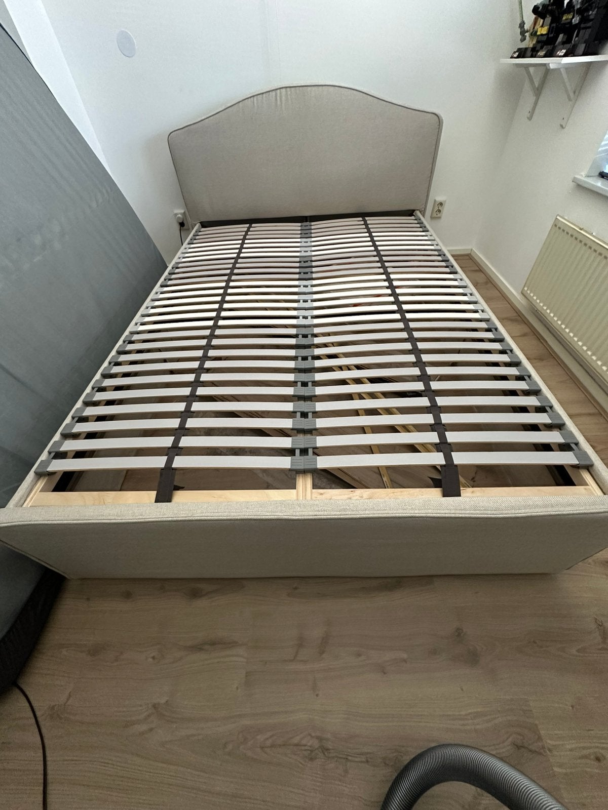 Ikea bed Ramnefjäll 140x200, Huis en Inrichting, Ophalen, Tweepersoons, 140 cm, Zo goed als nieuw