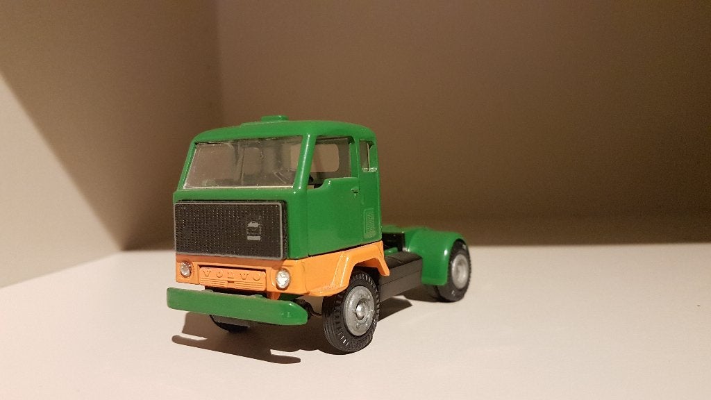 Volvo Oldtimer, Hobby en Vrije tijd, Modelauto's | 1:50, Ophalen of Verzenden, Gebruikt, Bus of Vrachtwagen, Tekno