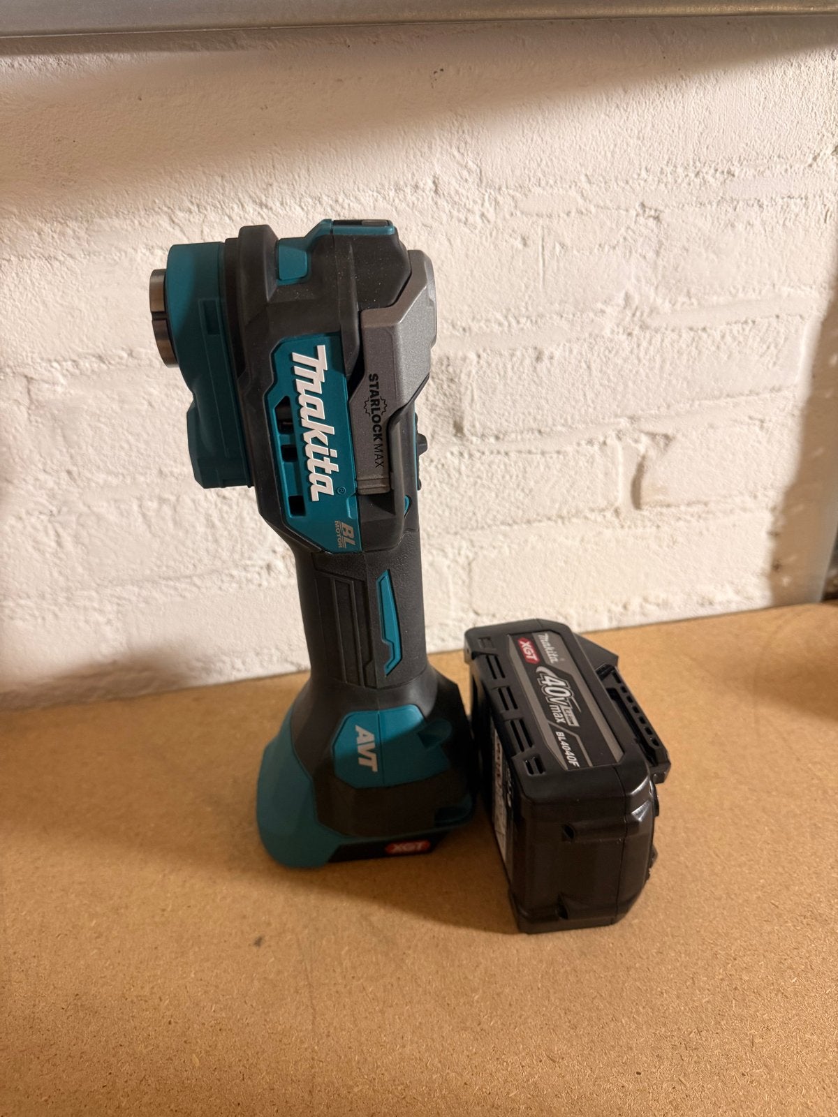 Makita Multitool DTM52Z 40V XGT, Doe-het-zelf en Verbouw, Gereedschap | Handgereedschap, Ophalen of Verzenden, Zo goed als nieuw