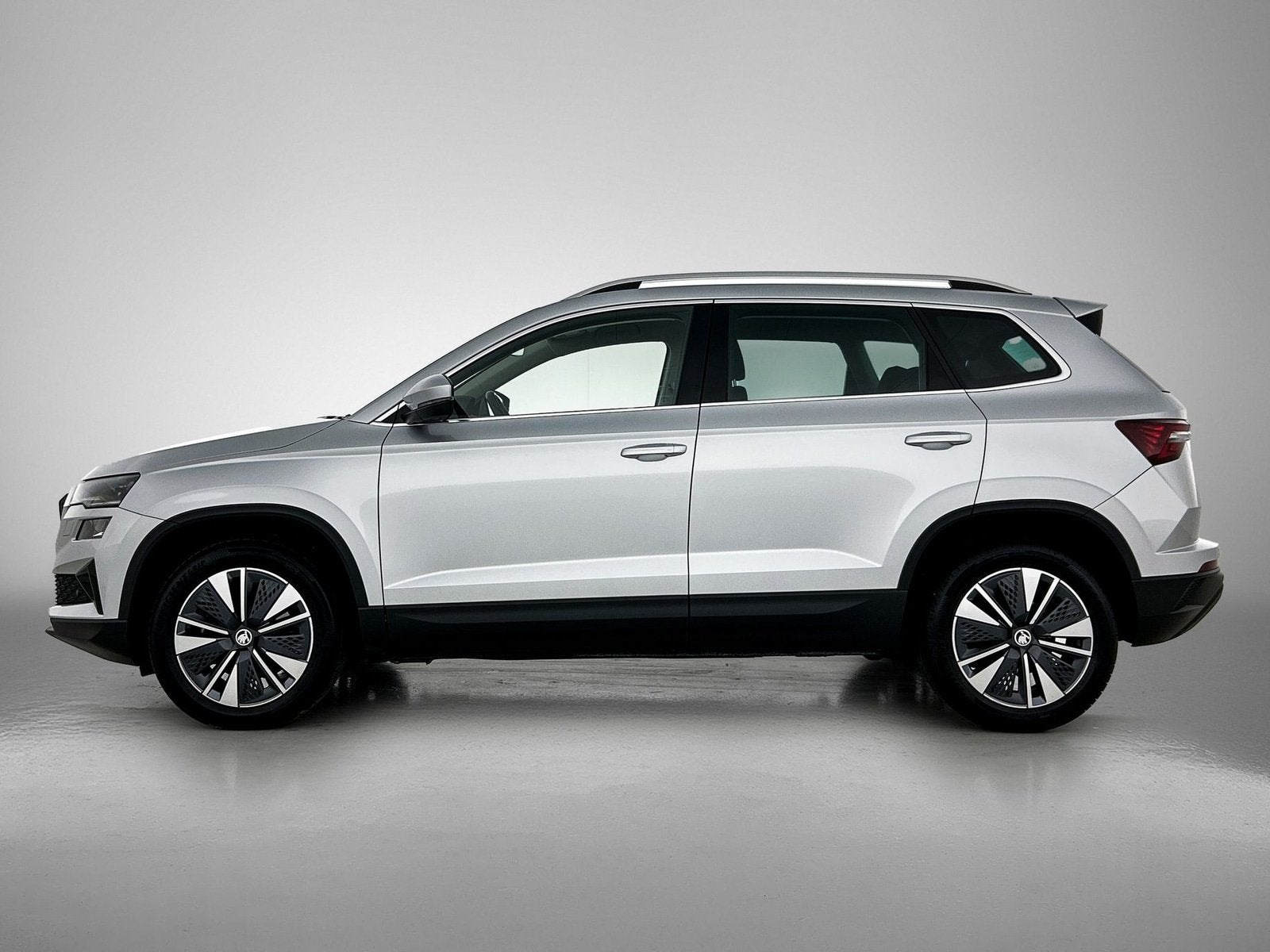 Skoda Karoq 1.5 TSI ACT Business Edition | Navi | Clima | 12, Auto's, Stof, Bedrijf, SUV of Terreinwagen, 1500 kg
