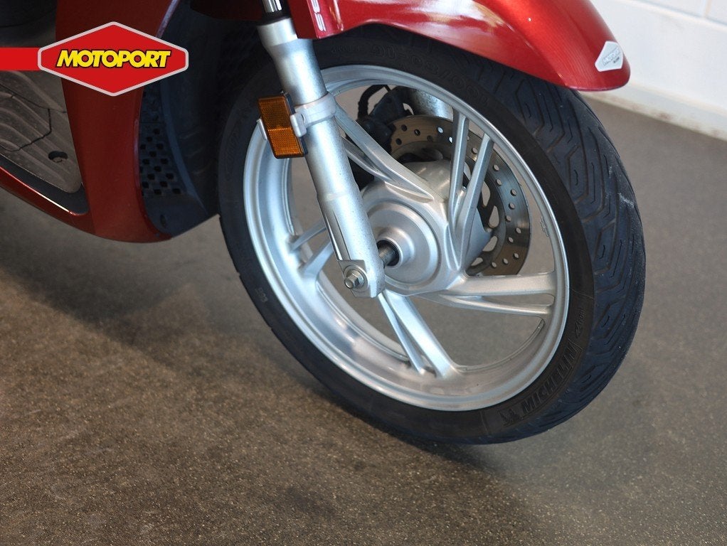 Honda SH 150 (bj 2017), Scooter, Mc.benelux@honda-eu.com, Honda Motor Europe Ltd Netherlands branc, Wijngaarderveld 1
9300  AALST, BE
