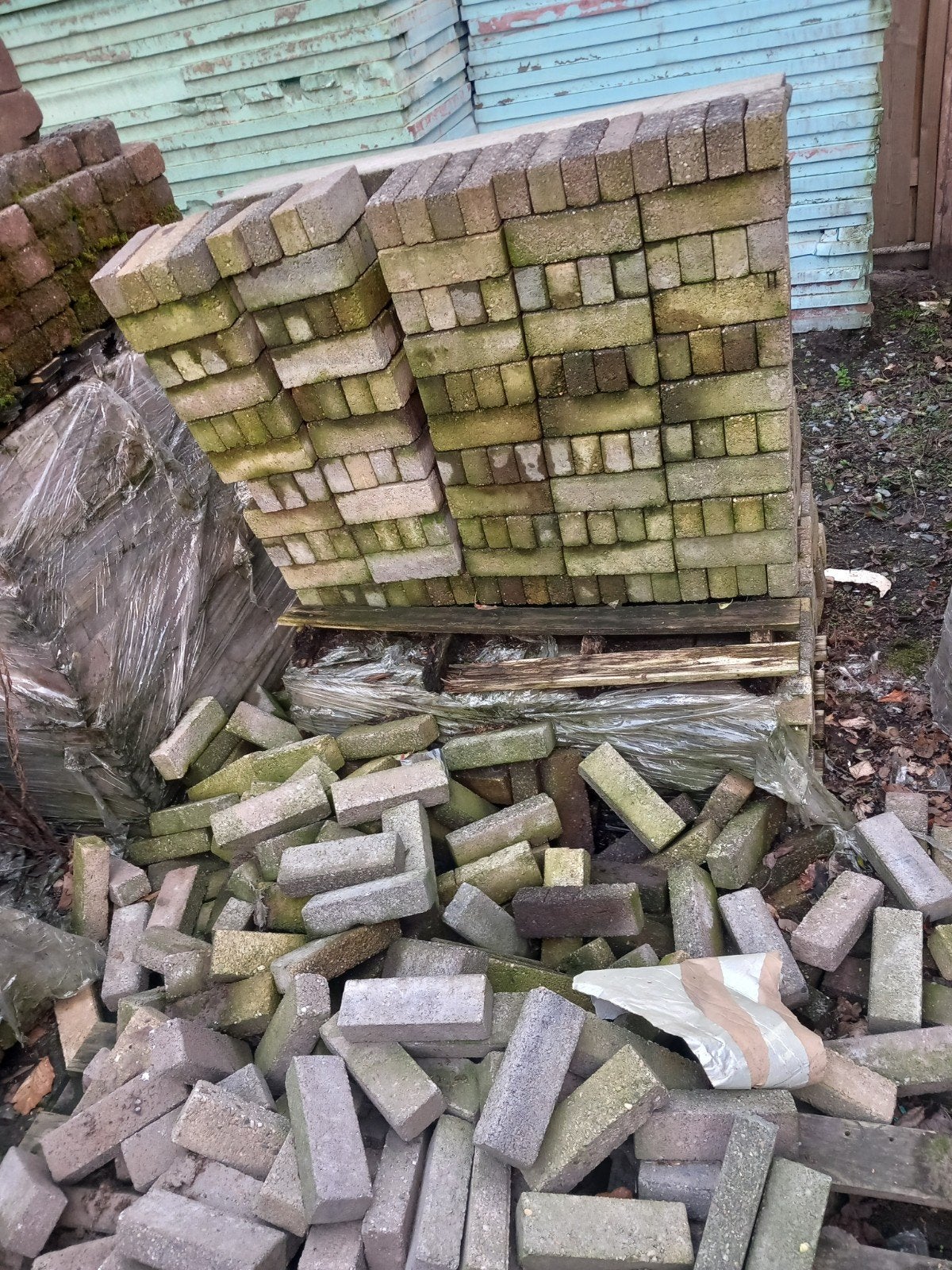 Gebruikte beton klinkers en Cobblestones voor tuin of oprit, Tuin en Terras, Ophalen, Gebruikt, Klinkers, 10 m² of meer