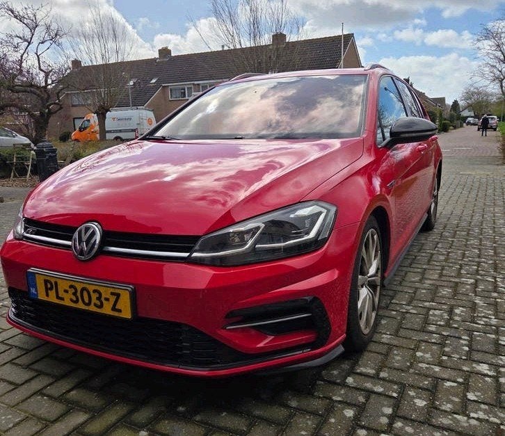 Volkswagen Golf 7.5 Variant 1.6 TDI R-Line | Pano | Trekhaak, Voorwielaandrijving, 4 cilinders, Origineel Nederlands, Particulier