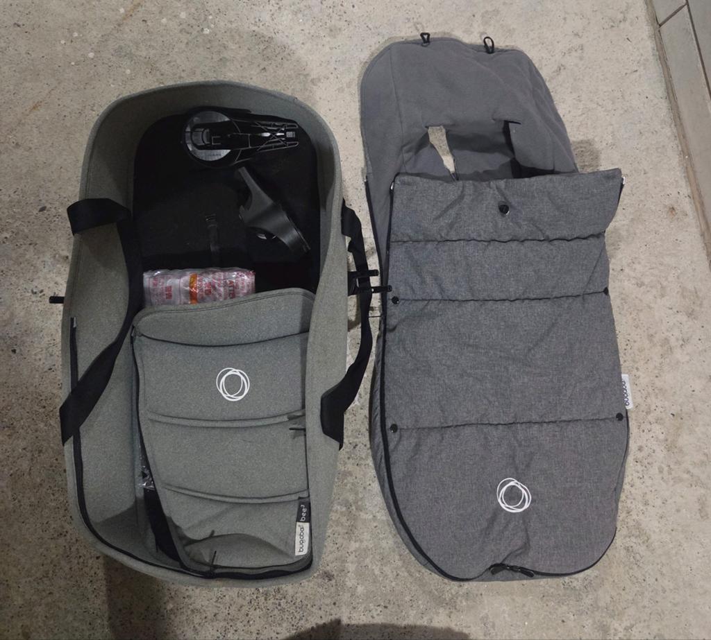 Bugaboo 3 bassinet en voetenzak + reiskoffer, Ophalen of Verzenden