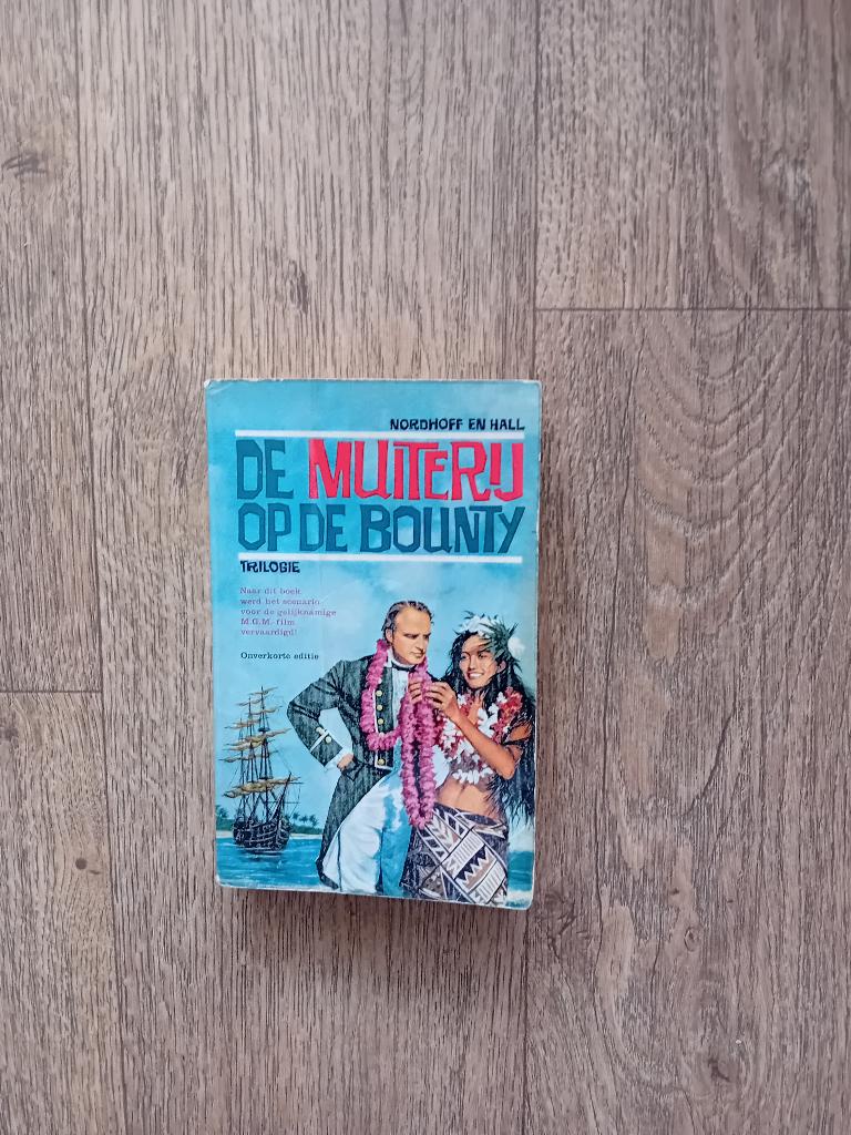 Trilogie - De muiterij op de Bounty - Nordhoff en Hall, Boeken, Ophalen of Verzenden, Gelezen, Nordhoff en Hall