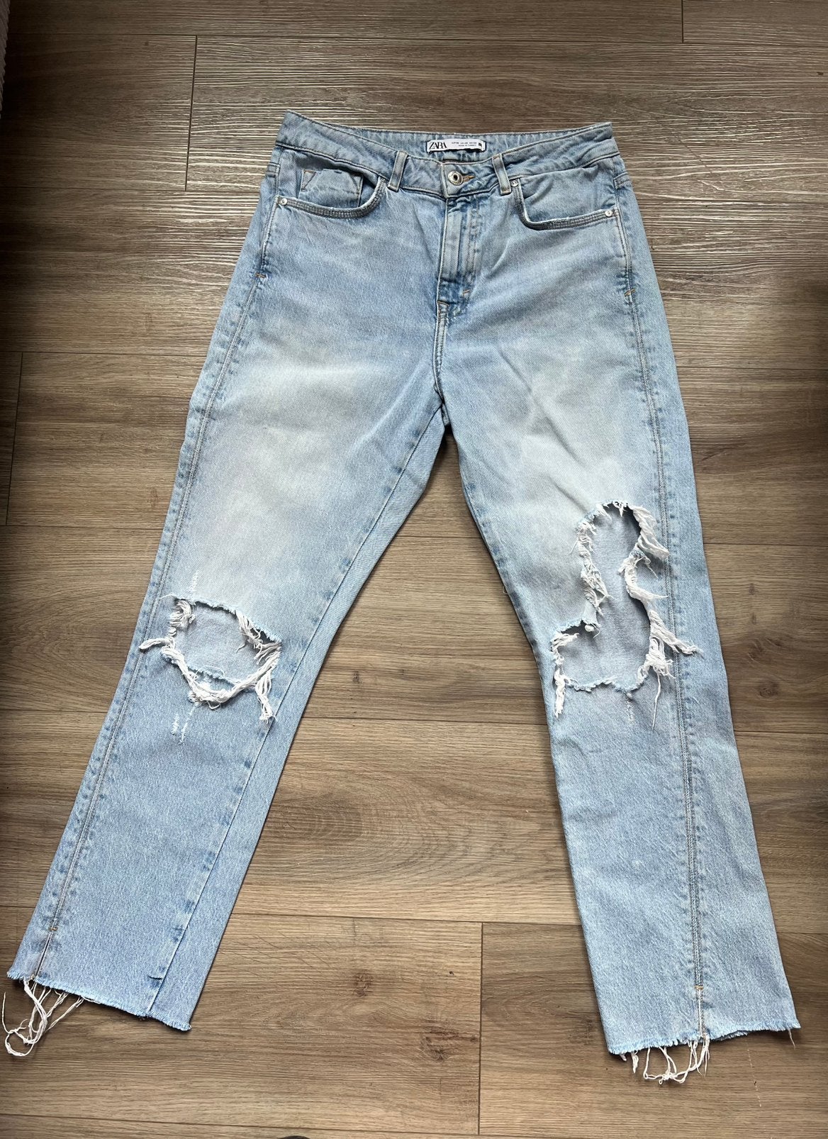 Zara denim jeans gat maat 38, Ophalen of Verzenden, Zo goed als nieuw, Blauw, W30 - W32 (confectie 38/40)