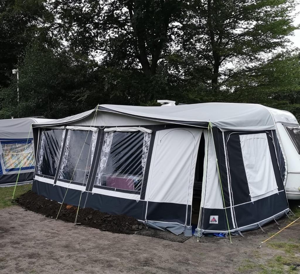 Dorema Bergamo 240 De Luxe Voortent 12 (925-950), Ophalen, Zo goed als nieuw, Polyester, Dorema