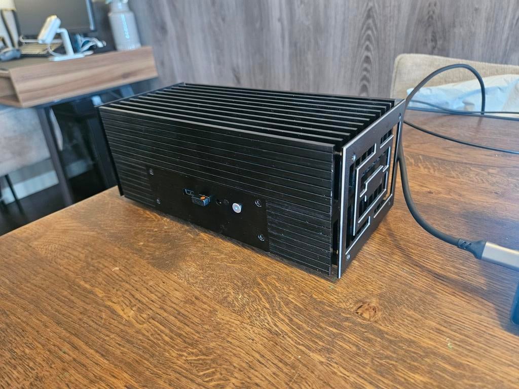 Intel NUC i7-8559U 16GB RAM 110GB NVMe Stil, Gebruikt, 2 tot 3 Ghz, Intel, Ophalen of Verzenden