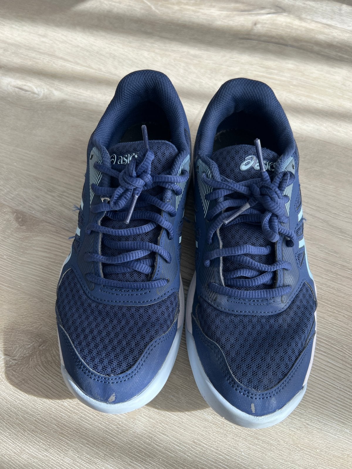 Asics Upcourt 3 Volleybalschoenen - Maat 37.5, Sport en Fitness, Volleybal, Ophalen of Verzenden, Gebruikt, Schoenen