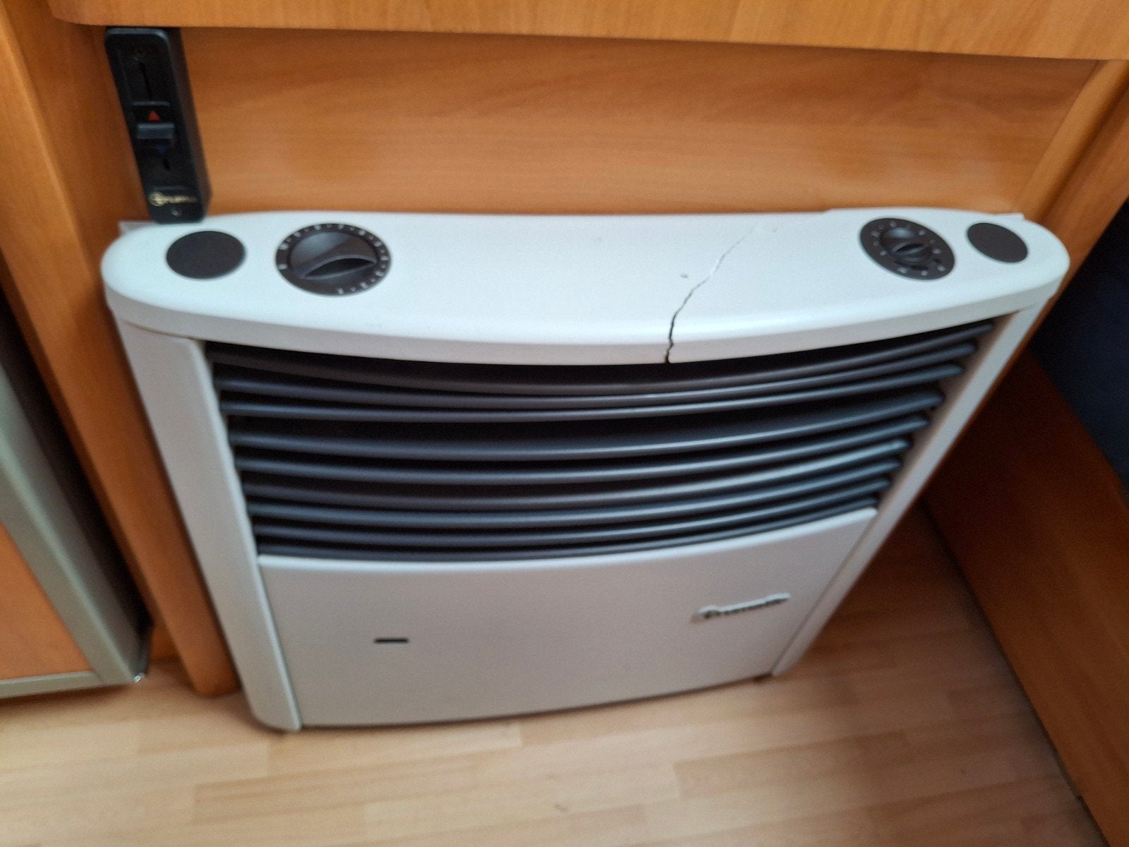 GEVRAAGD: Truma S-3002 bovenzijde mantel (lichtgrijs), Ophalen of Verzenden