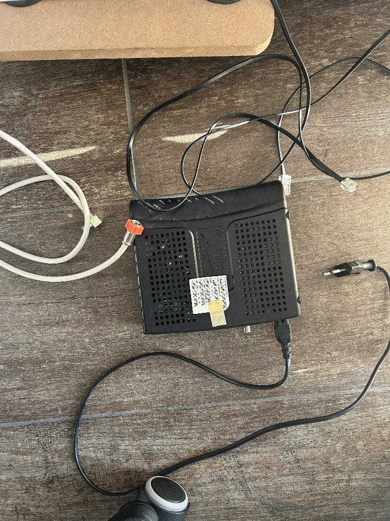 Arris Modem tM602B TM02BF1G6 Sn: 915BN97FH459613 Router, Ophalen of Verzenden, Gebruikt