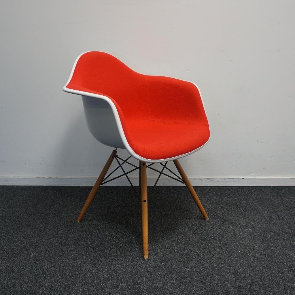Vitra Eames DAW Design Stoelen | Kuip Stoel  | Rood / Wit, Huis en Inrichting, Gebruikt, -, Ophalen of Verzenden, Stof