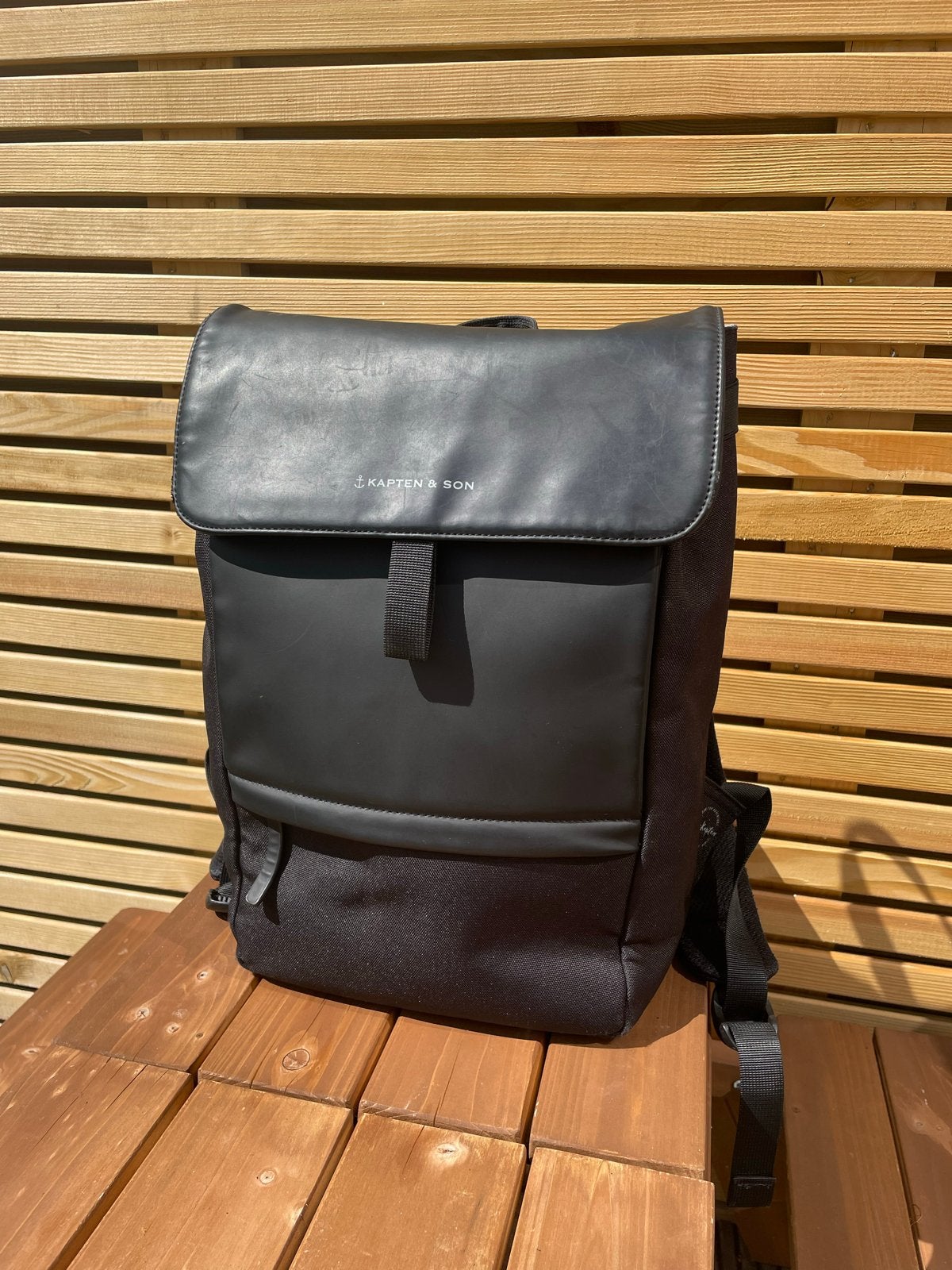 Kapten & Son (laptop) rugtas zwart, Overige merken, 25 tot 40 cm, Ophalen of Verzenden, Zo goed als nieuw