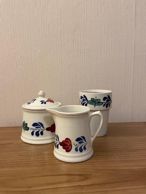 melkkannetje en melkbeker van boerenbont, Ophalen, Gebruikt, Overige typen, Aardewerk