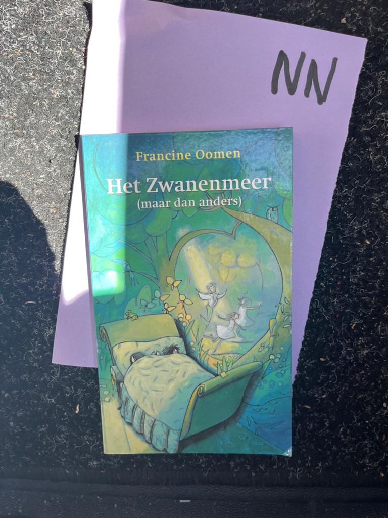 Het Zwanenmeer (maar dan anders) - Francine Oomen, Boeken, Ophalen of Verzenden, Zo goed als nieuw, Fictie