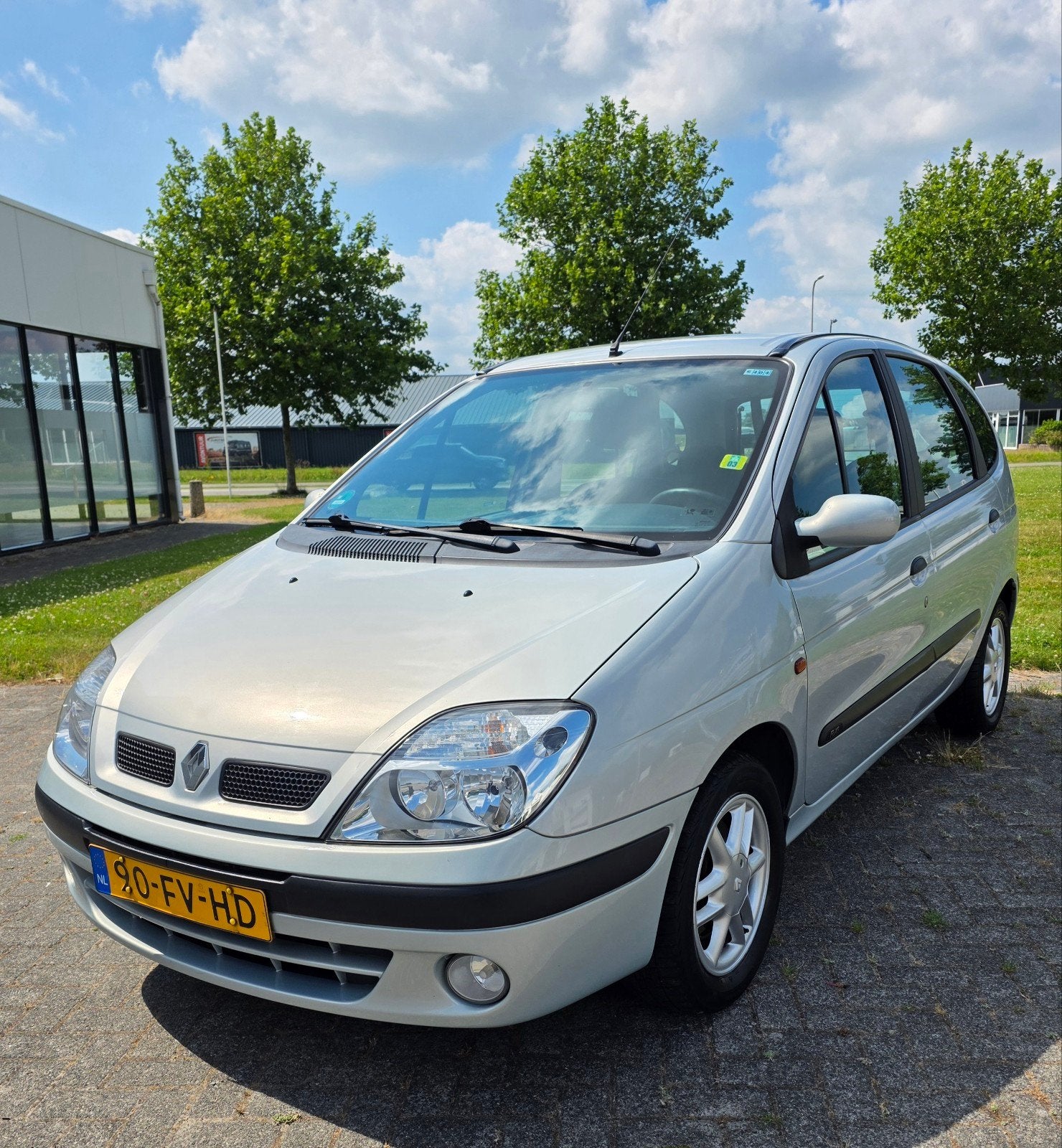 Renault Scénic 2.0 16V AUT 2000 Grijs, Auto's, 1998 cc, Stof, 1295 kg, 4 cilinders