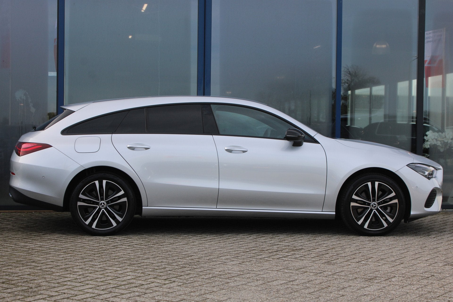 Mercedes-Benz CLA-Klasse Shooting Brake 250e AUT8 Luxury Lin, CLA, Gebruikt, 4 cilinders, Hybride Elektrisch/Benzine