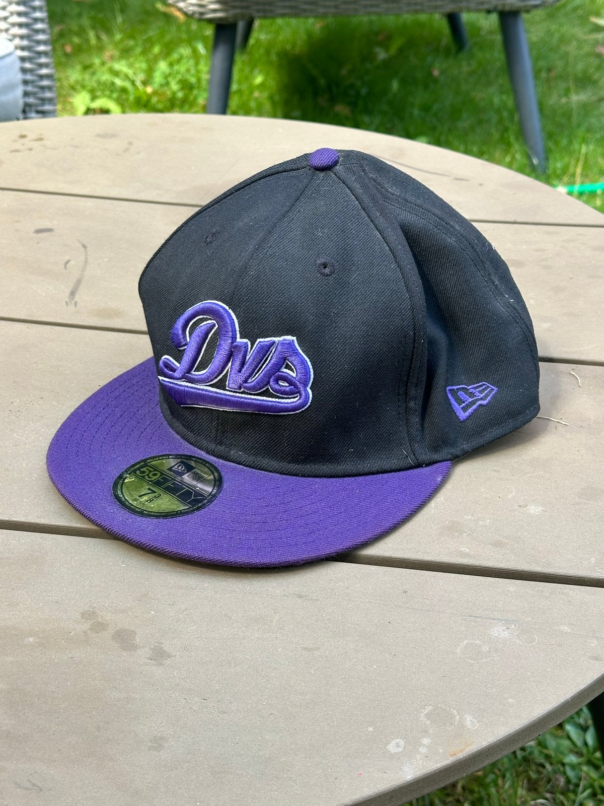 DVS Vintage Skateboard Pet - Zwart/Paars new era, Ophalen of Verzenden, Gedragen, Pet