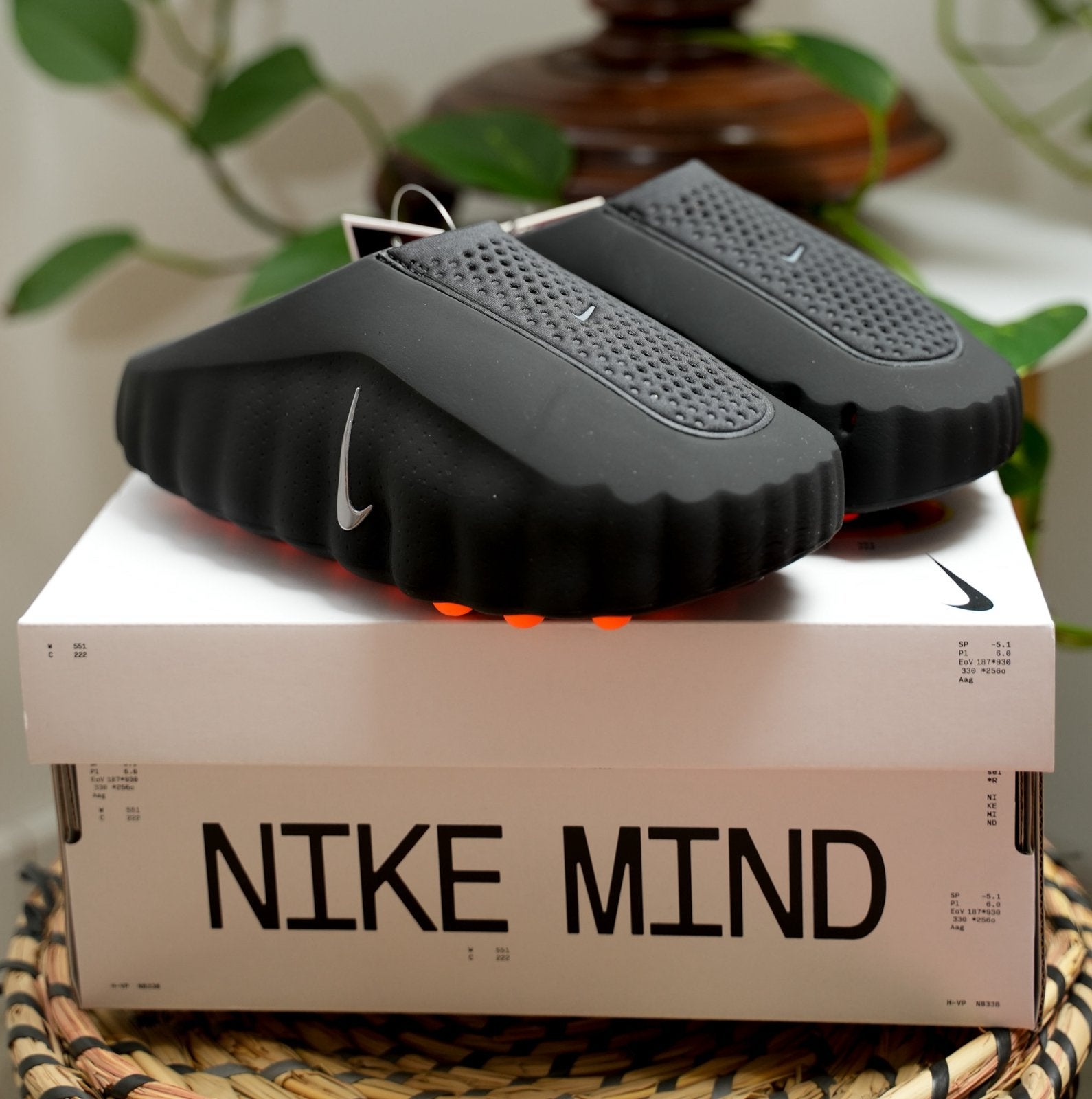 Nike Mind first edition, Ophalen of Verzenden, Nieuw