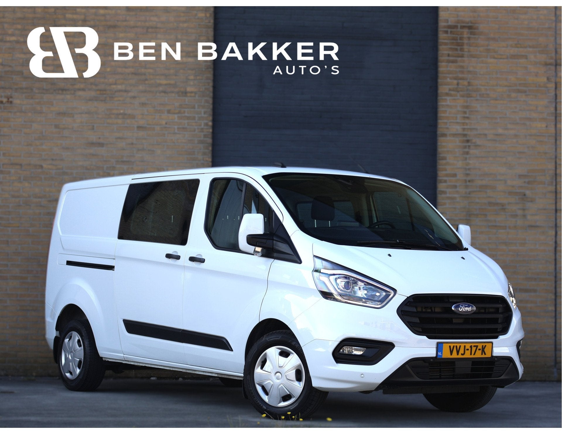 Ford Transit Custom 320 2.0 TDCI L2H1 Trend DC Haak | Camera, Voorwielaandrijving, Dealer onderhouden, Euro 6, 4 cilinders