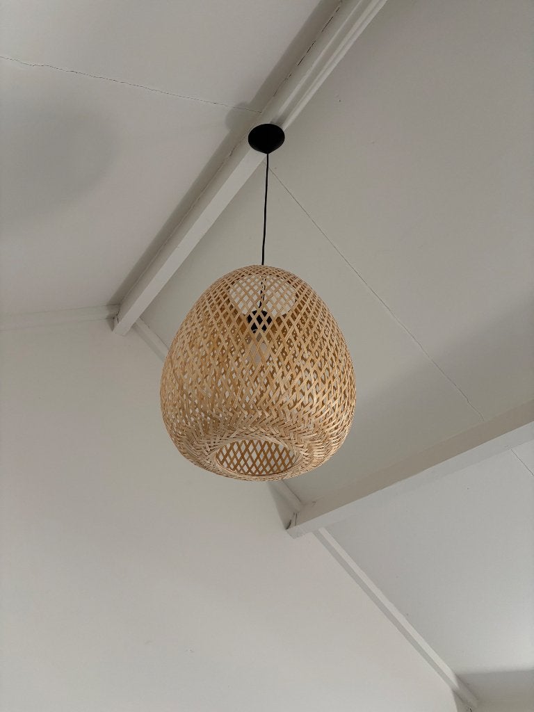 Twee hanglampen rotan/riet, Ophalen, Zo goed als nieuw, Minder dan 50 cm