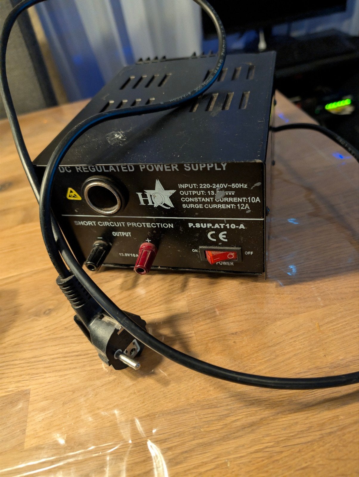 13v DC Regulated power supply, Ophalen of Verzenden, Zo goed als nieuw