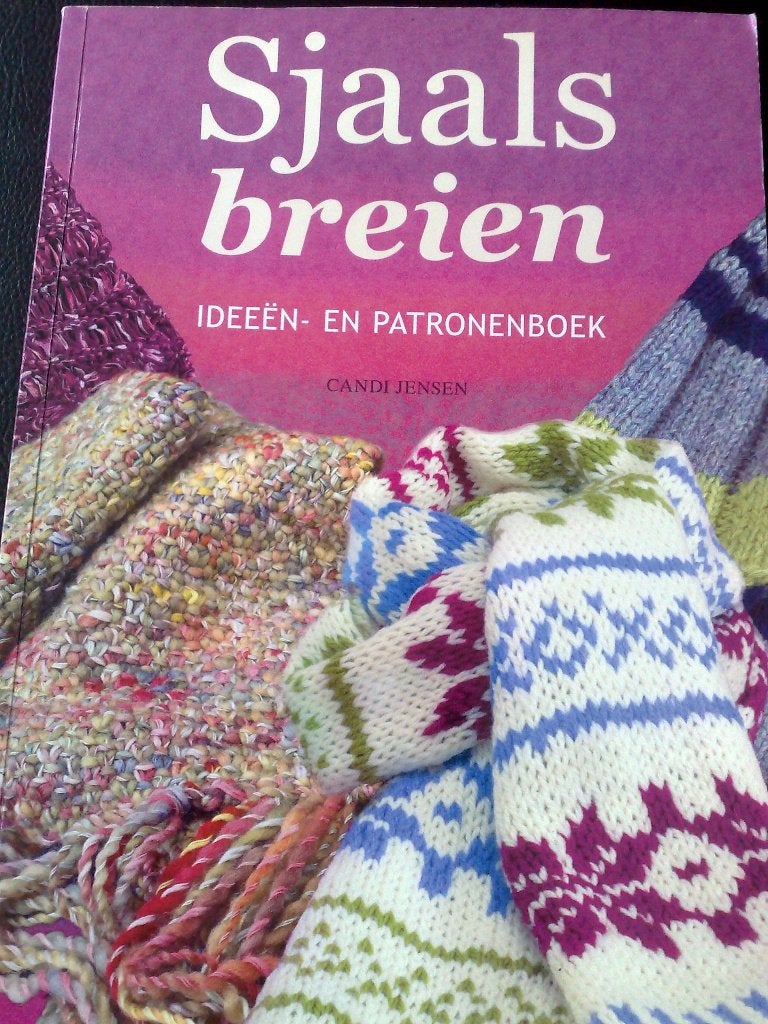 Sjaals breien Ideeën en patronenboek Candi Jensen, Verzenden, Zo goed als nieuw, Breien, Patroon of Boek