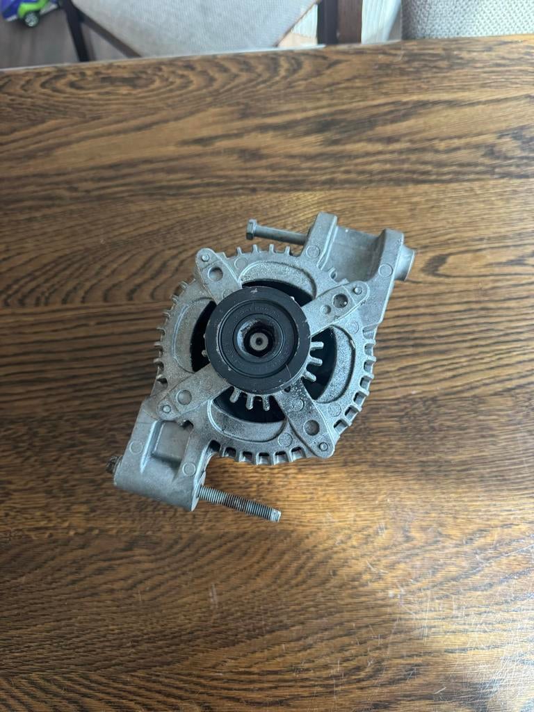 Dynamo / Alternator voor diverse automerken, Auto-onderdelen, Ophalen of Verzenden, Gebruikt, Universele onderdelen