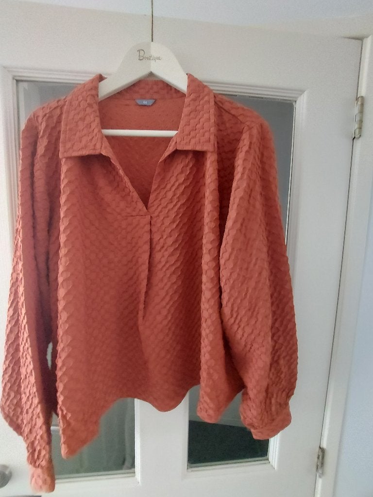 nieuwe bouse in caramel XL 44, Ophalen, Zo goed als nieuw, Maat 46/48 (XL) of groter, Bruin
