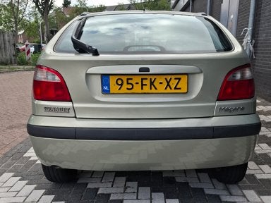 Renault Mégane 1.6 16V HB RXE AUTOMAAT 2000 Groen, Auto's, Renault, 1250 kg, Zwart, 4 cilinders, Elektrische buitenspiegels