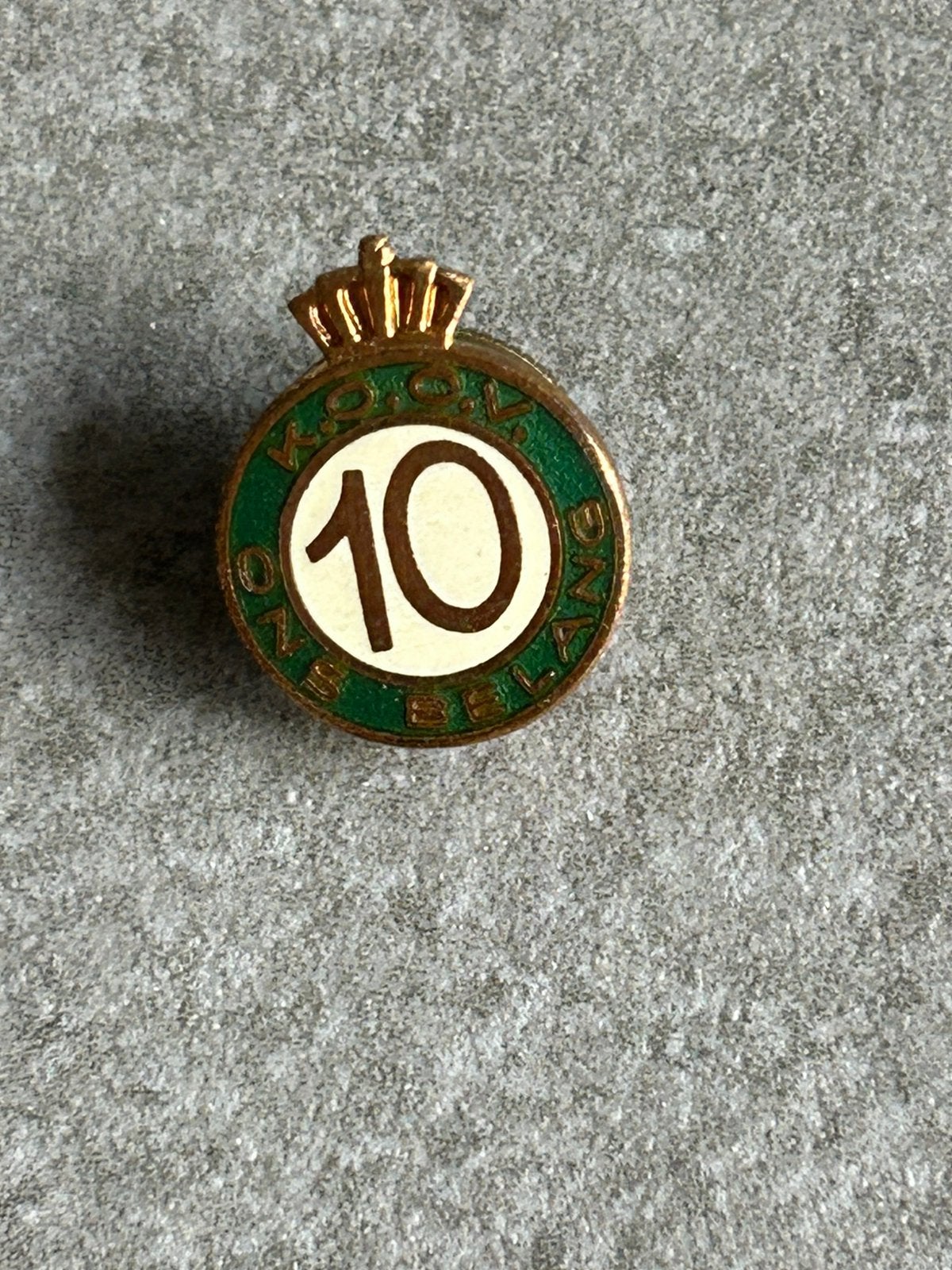 10-jarig jubileum schroef speld van de K.O.O.V. "Ons Belang”, Verzamelen, Ophalen of Verzenden, Landmacht, Nederland, Overige typen