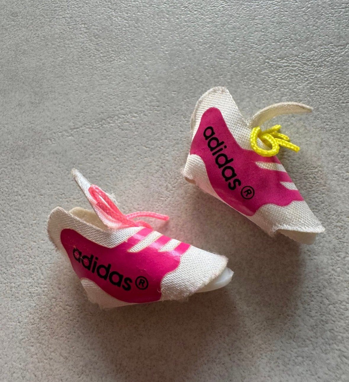 Barbie all american adidas gympjes 1990, Ophalen of Verzenden, Gebruikt, Accessoires