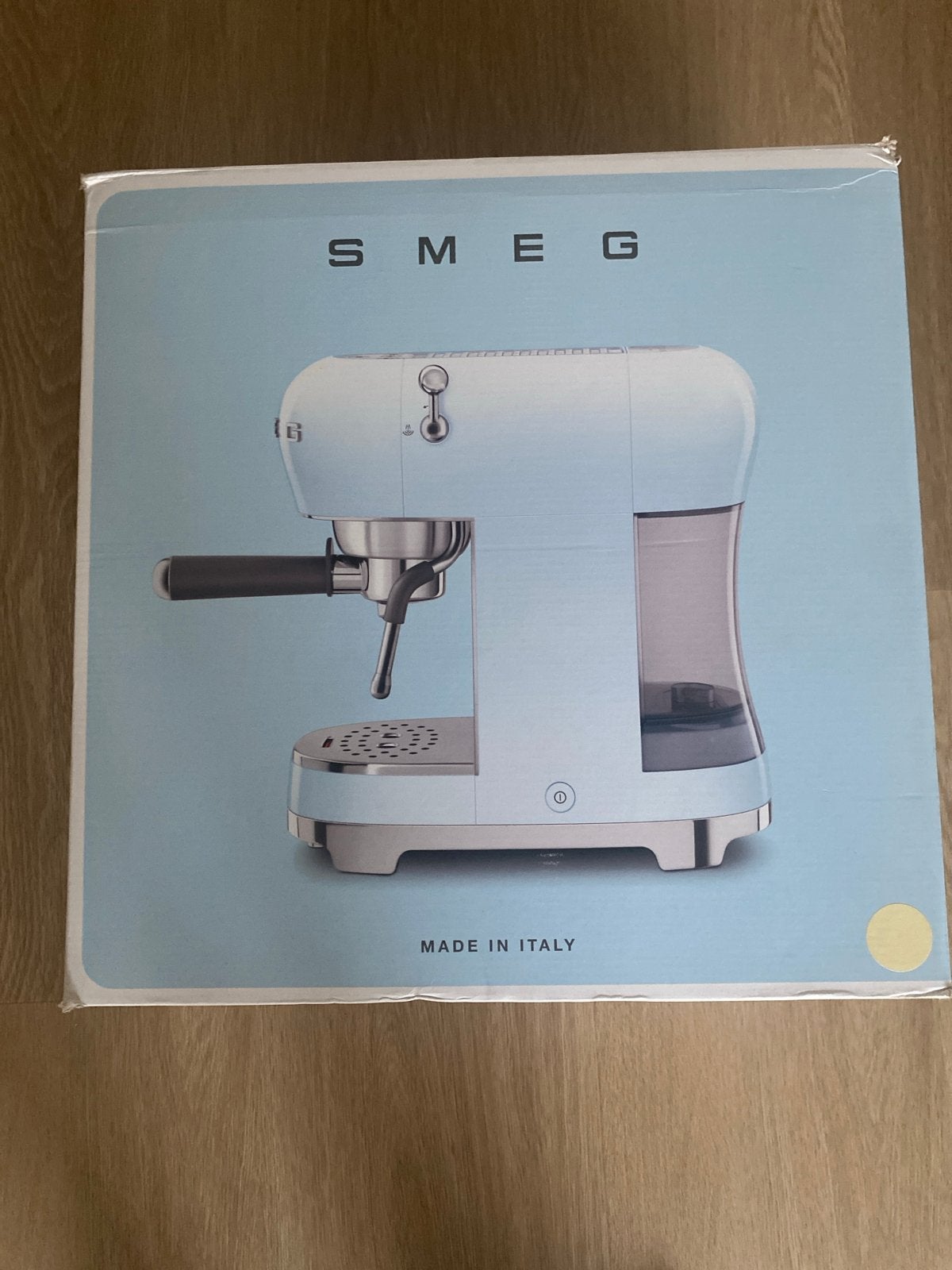 Smeg ECF02CREU Espressomachine - Nieuw in doos, Ophalen, Afneembaar waterreservoir, Espresso apparaat, Nieuw