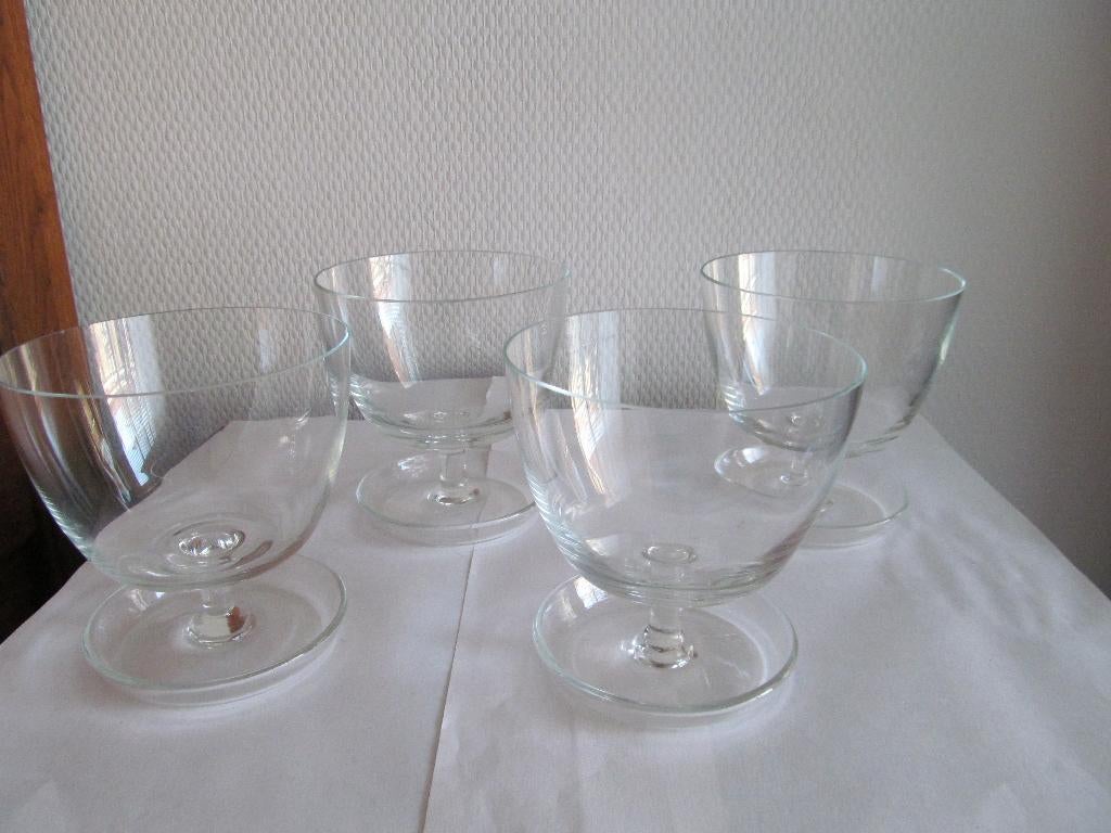 Vier leerdam dessert of grapefruit coupes., Ophalen