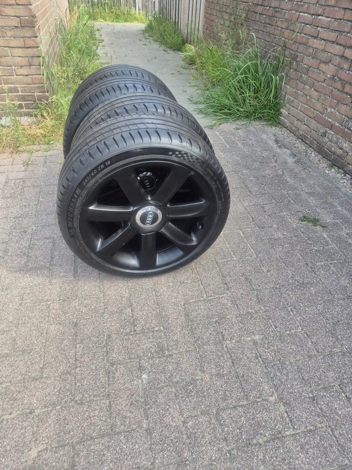 Originele Audi 18 inch velgen met 245/40 R18 banden, Auto-onderdelen, Banden en Velgen, Ophalen, 18 inch, Banden en Velgen, Personenwagen