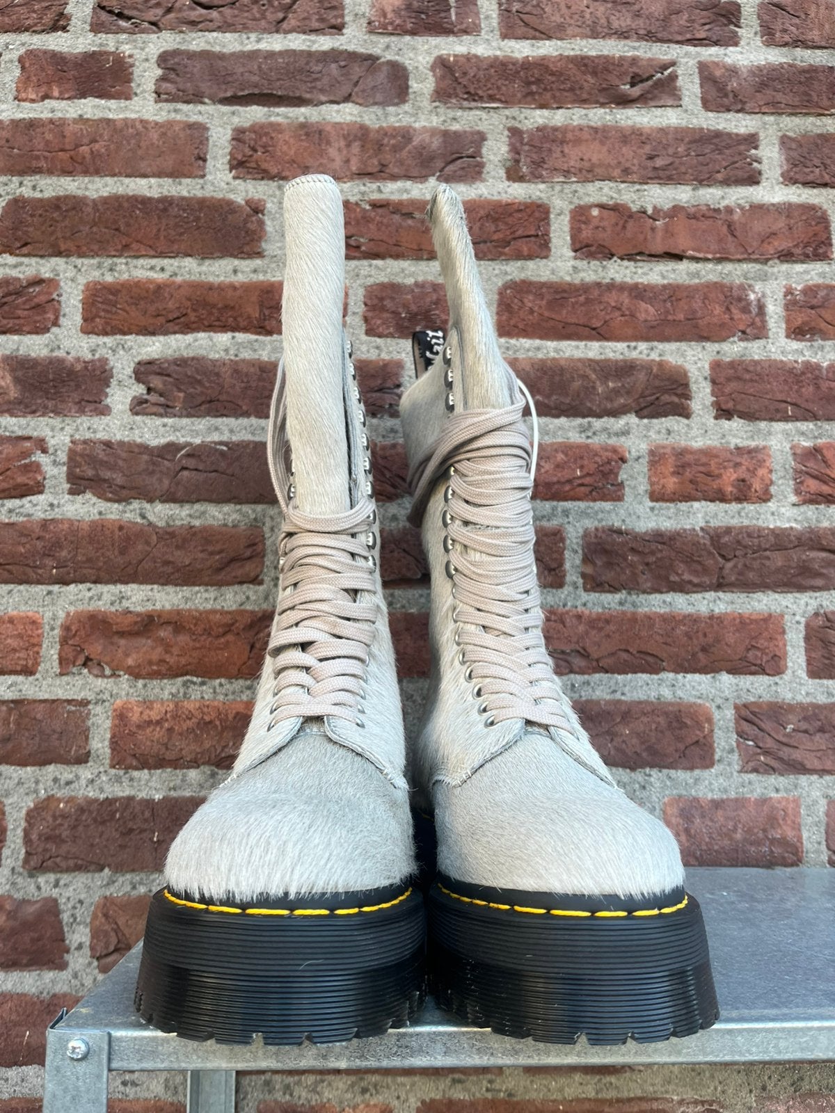 Dr. Martens 1918 Rick Owens Hair-on maat 42, Hoge laarzen, Dr. Martens, Docs, Beige