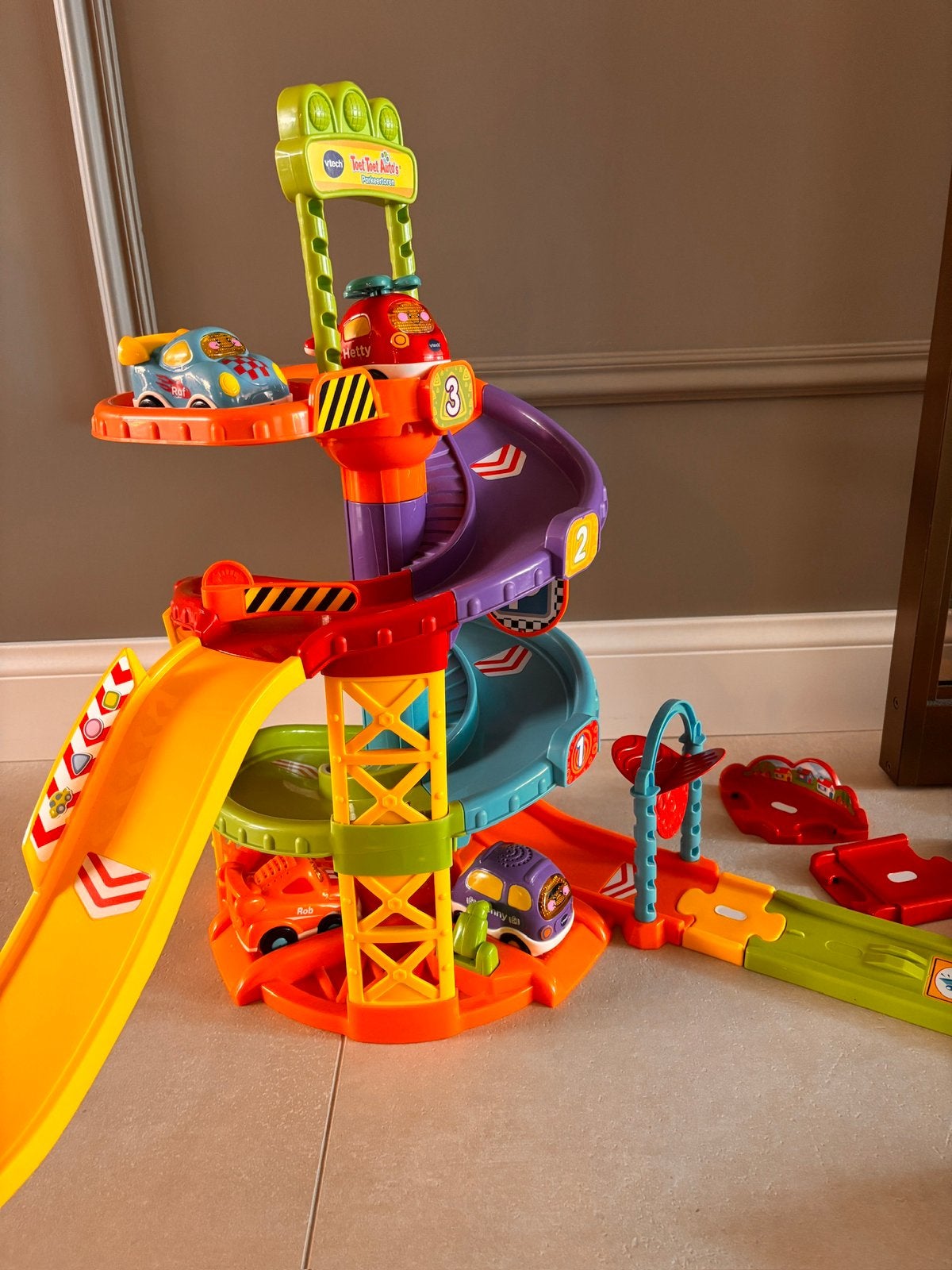 Vtech toet toet garage en autos, Kinderen en Baby's, Ophalen of Verzenden, Zo goed als nieuw, 2 tot 4 jaar