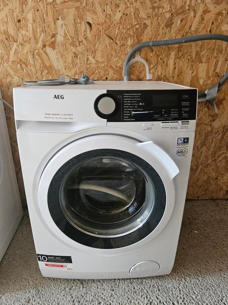 AEG 7000 serie Lavamat wasmachine L7FB60J, 1200 tot 1600 toeren, 8 tot 10 kg, Zo goed als nieuw, Voorlader