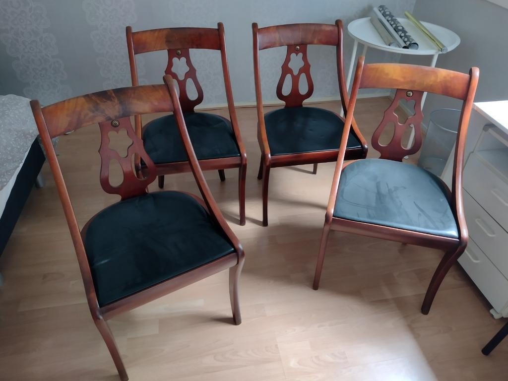 4 houten eetkamerstoelen, Ophalen, Gebruikt, Bruin, Vier
