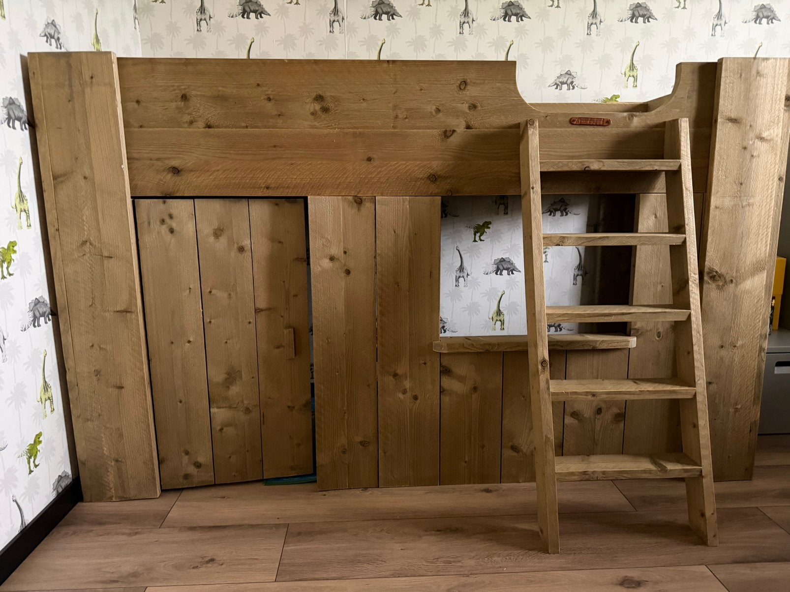Steigerhouten kinderbed met trap en speelhuisje, Ophalen, Gebruikt, Halfhoogslaper