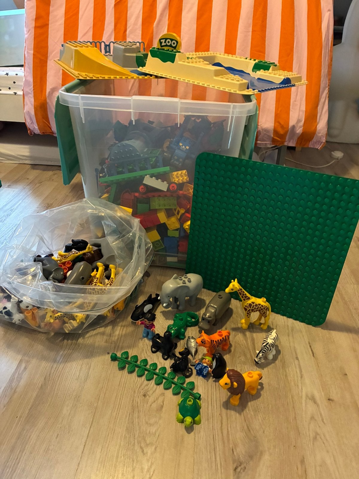 Hele grote mooie set dierentuin Duplo en boerderij, Kinderen en Baby's, Speelgoed | Duplo en Lego, Ophalen, Zo goed als nieuw