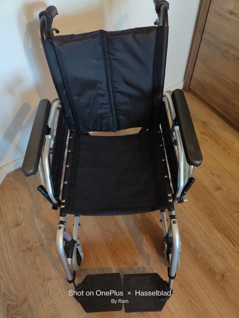 Secondhand wheelchair in good condition–foldable&lightweight, Ophalen of Verzenden, Gebruikt, Duwrolstoel