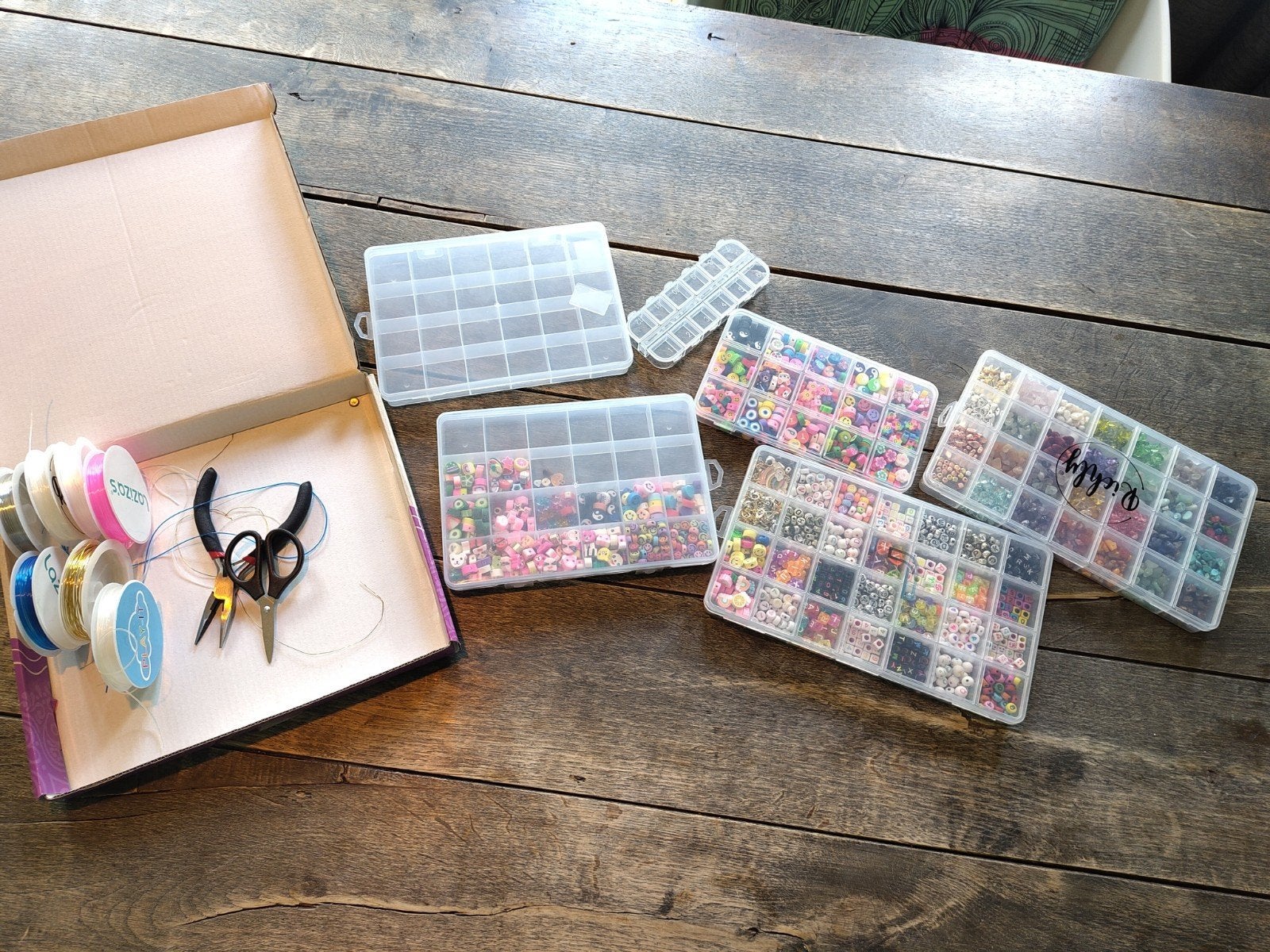 Sieraden maken met diverse kralen, draad en gereedschap, Ophalen, Kraal