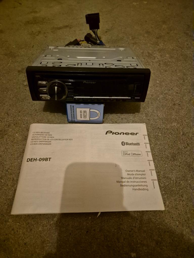Pioneer DEH-09BT Autoradio met Bluetooth en USB, Ophalen of Verzenden, Gebruikt