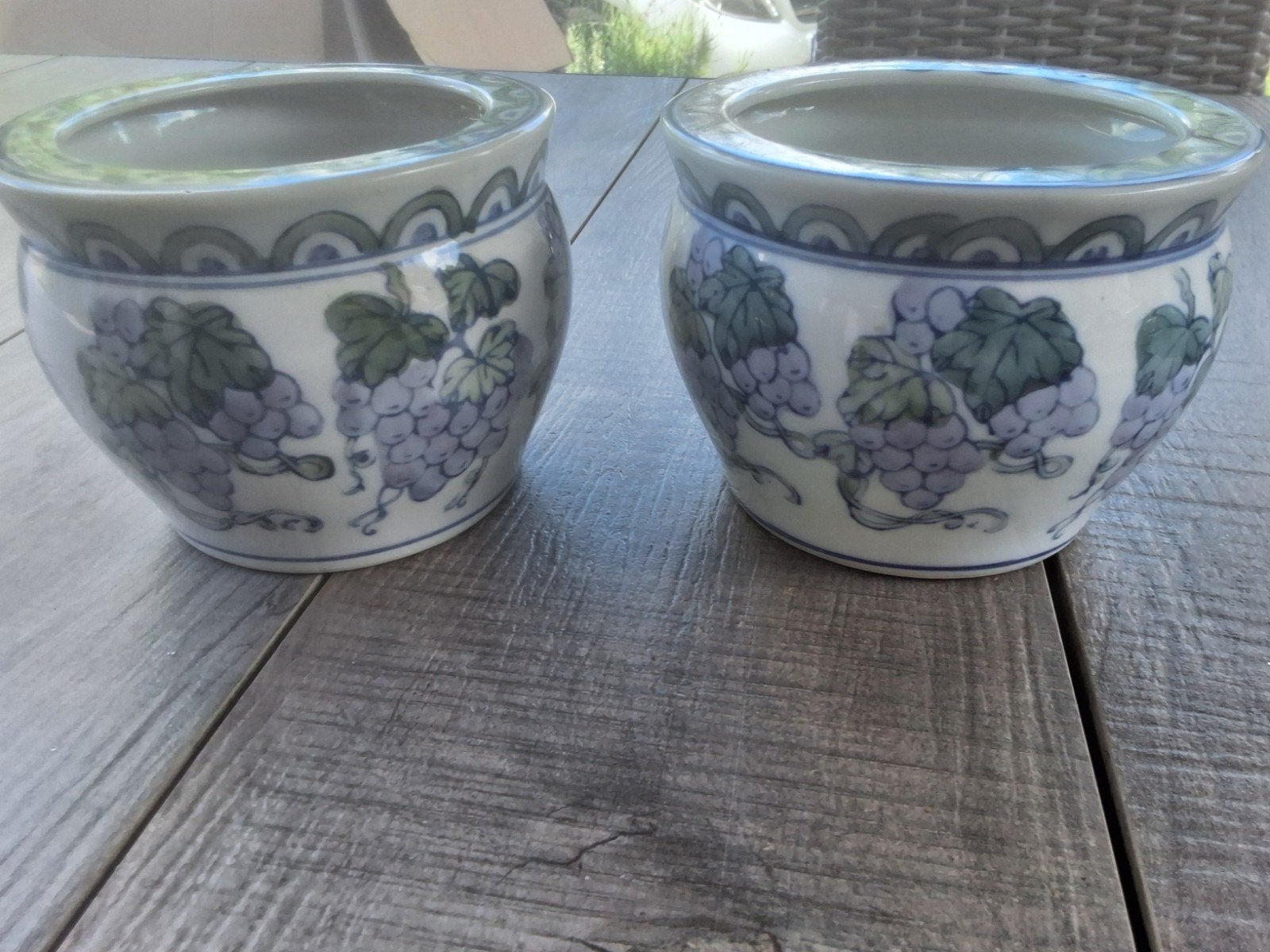 2   chinese  bloempotten met druiventros, Rond, Ophalen of Verzenden, Zo goed als nieuw, Aardewerk