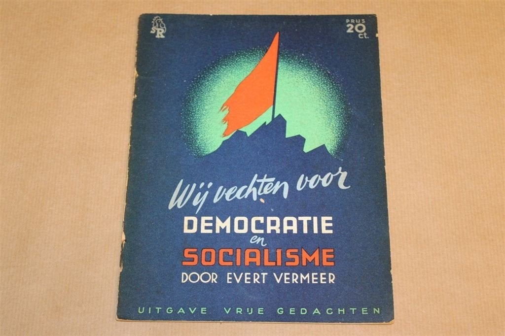 Wij vechten voor Democratie en Socialisme - SDAP 1937, Ophalen of Verzenden, Zo goed als nieuw