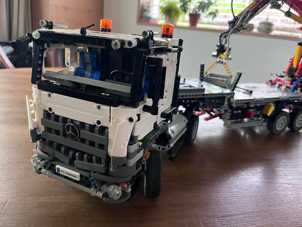 Lego Technic Mercedes Benz Arocs 42043, Kinderen en Baby's, Speelgoed | Duplo en Lego, Ophalen of Verzenden, Zo goed als nieuw