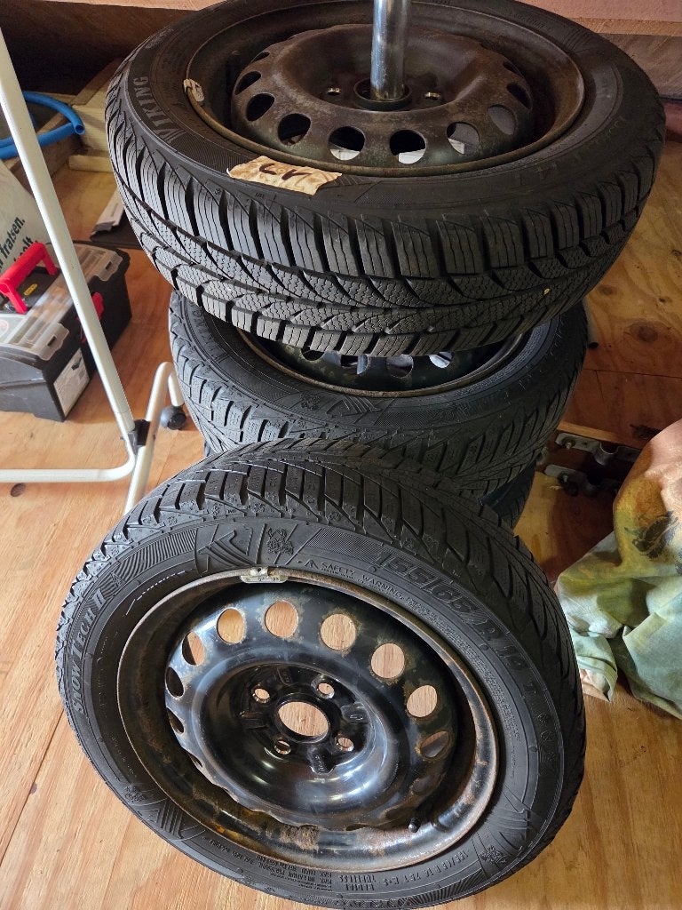 Winterbanden Peugeot 107, Citroën C1, Toyota Aygo, Ophalen, 14 inch, Gebruikt, 155 mm