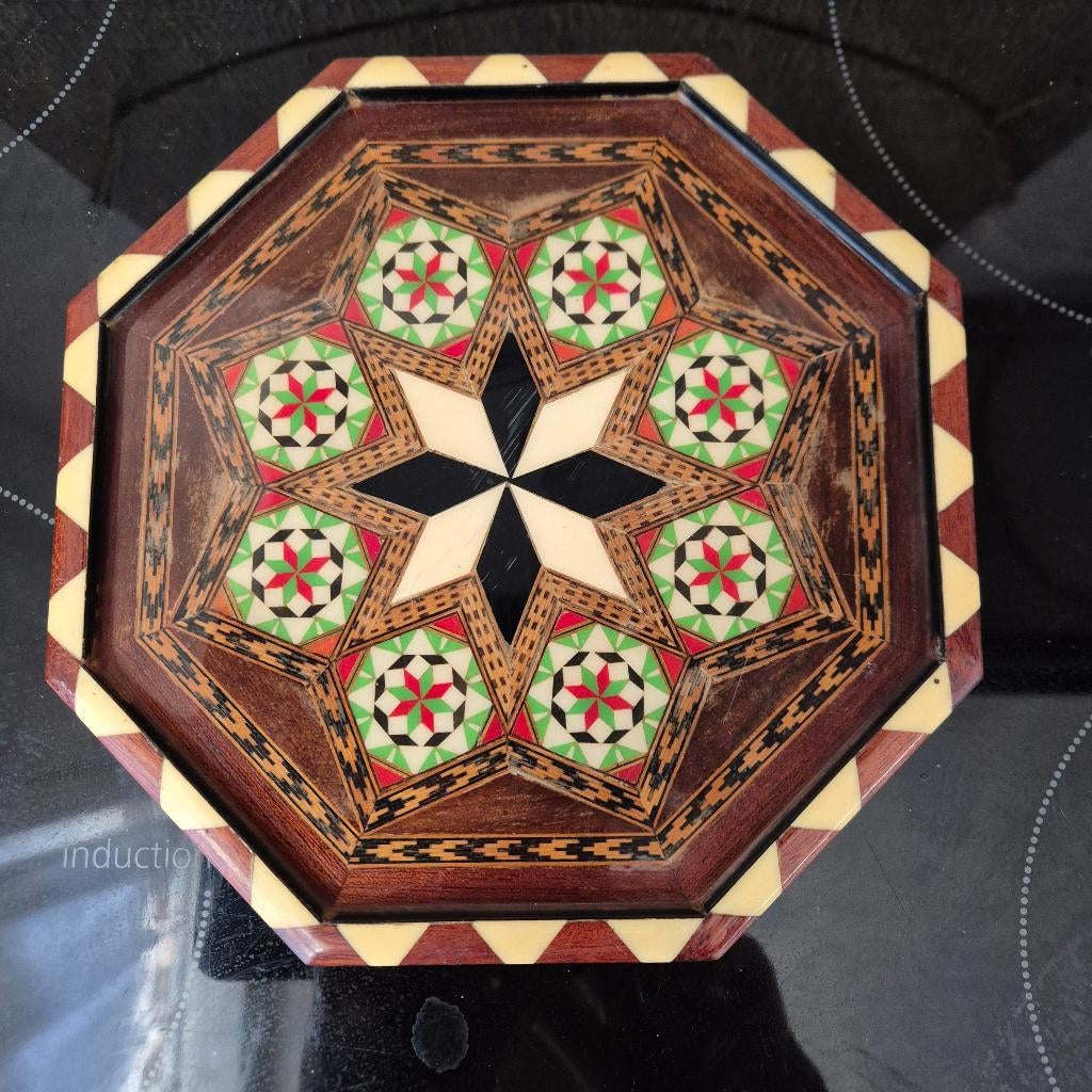 Vintage hexagon dienblad, mooi ingelegd diameter 20cm, Ophalen of Verzenden, Overige vormen, Hout